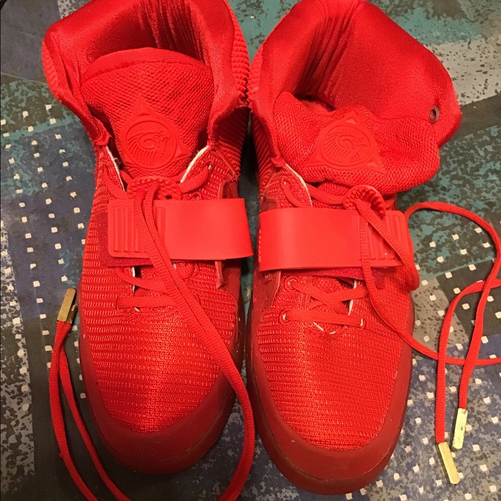 GENTLY WORN REPLICA NIKE AIR SNEAKERS